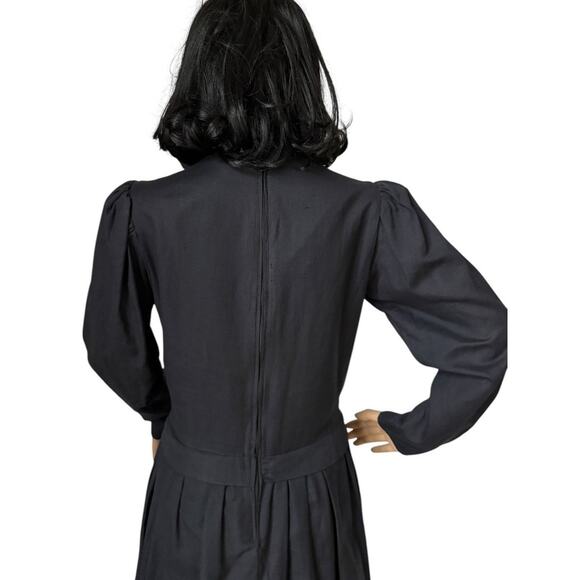 Vintage 70’s Diane Von Furstenberg Ladies Linen black midi dress size small - Picture 9 of 17